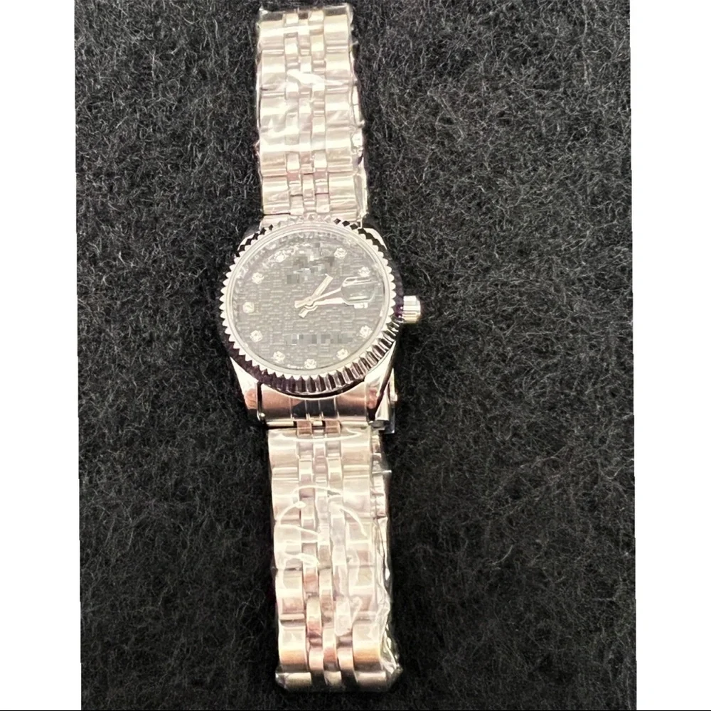 Luxury Watch for Women- Silver - Good Quality - NEW - Picture 2 of 6